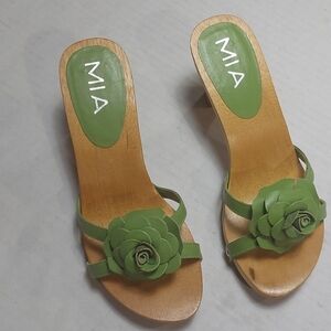 MIA Green Women's Sandals with Floral Accent Size 6